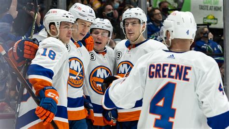 New York Islanders at Edmonton Oilers odds, picks and predictions.